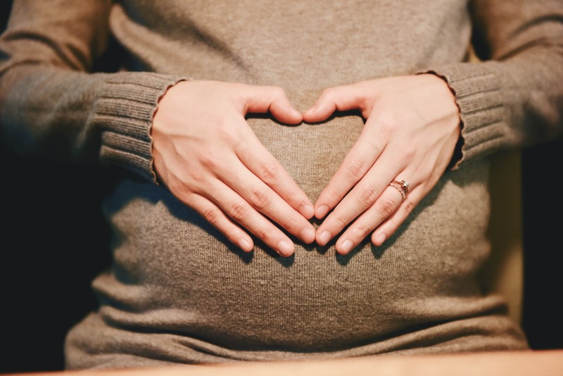 Як зберегти комфорт та еластичність живота під час вагітності