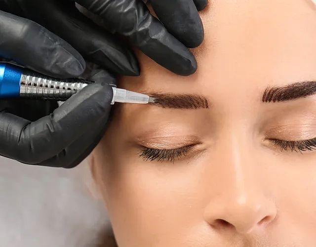 Искусство перманентного макияжа бровей: современные тренды и техники