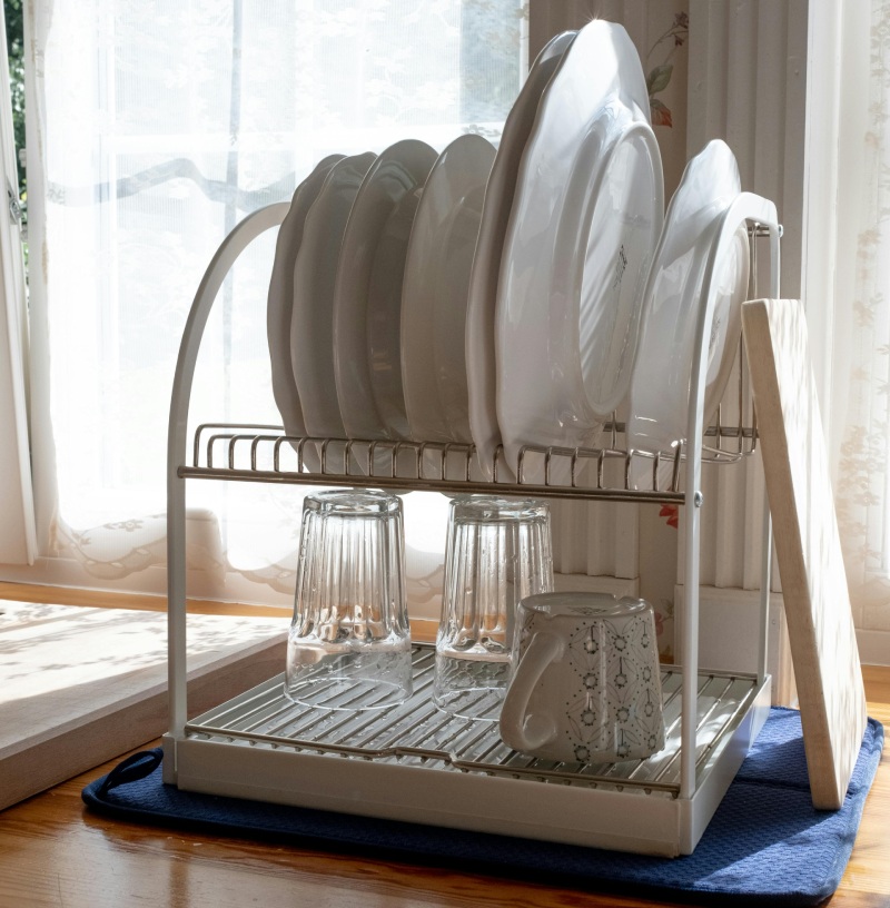 Настольная сушилка для посуды: компактное решение для организации кухонного пространства
