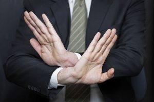 Навідріз – як правильно пишеться українською