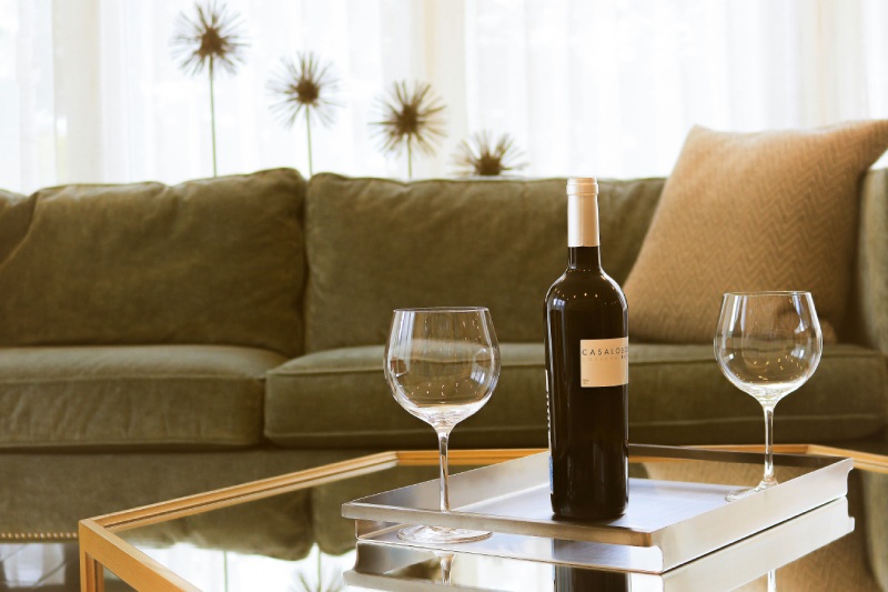 Вино в якості подарунка: ідеальні варіанти презентів для будь-якої події та ситуації