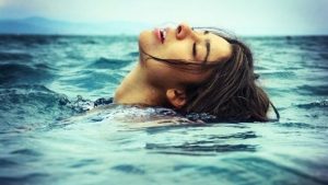 До чого сниться плавати у річці, морі, океані або басейні