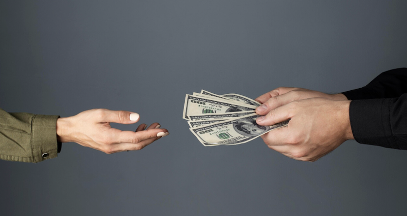 До чого сниться, що покійник дає гроші: 20 тлумачень та інтерпретацій сну