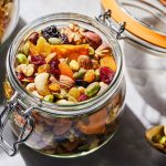 Как организовать домашний запас орехов и сухофруктов